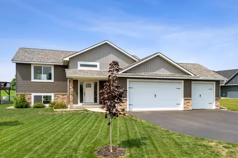 2213 Pioneer Trl, New Richmond, WI 54017