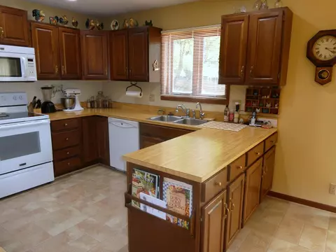 1695 17th St, Windom, MN 56101 photo 6