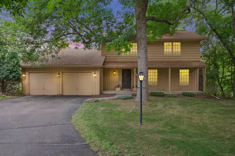 16150 Hillcrest Ln, Eden Prairie, MN 55346