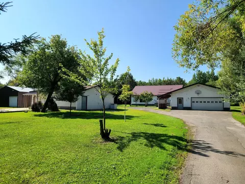 929 15th St E, International Falls, MN 56649