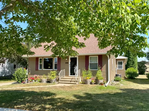 102 NW Water St, Adams, MN 55909