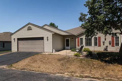 3152 Northern Valley Dr NE, Rochester, MN 55906