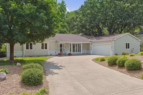 5717 Kemrich Dr, Edina, MN 55439