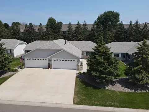 7580 Newbury Rd, Woodbury, MN 55125