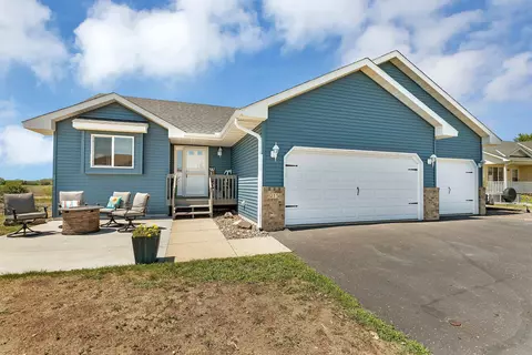915 Isabella Ave, Clearwater, MN 55320