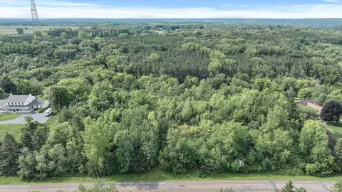 6 Nn Deerwood Dr, Troy Twp, WI 54016