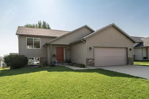 3564 46th Ave NW, Rochester, MN 55901