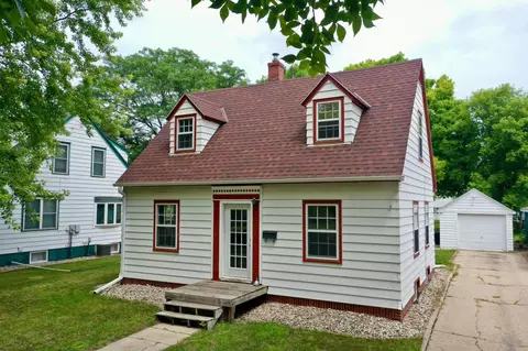 709 10th St SW, Willmar, MN 56201