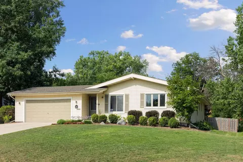 1430 Fairlawn Way, Golden Valley, MN 55416