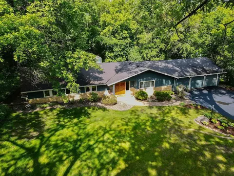 4706 Fairhills Rd E, Minnetonka, MN 55345