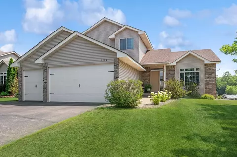 2224 Bridgewater Blvd S, Cambridge, MN 55008