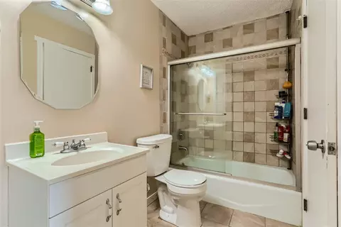 1661 Hickory Ln, Eagan, MN 55122 photo 9