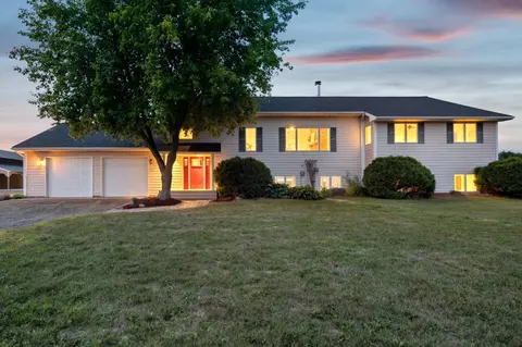 127 45th Ave, Clear Lake, WI 54004