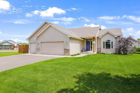 8181 Natures Edge Rd, Clear Lake, MN 55319