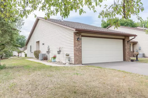 3814 Simpkins Dr SW, Prior Lake, MN 55372
