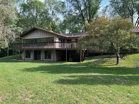5 Heron Ln, North Oaks, MN 55127