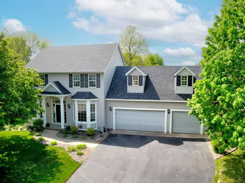 510 Rolling Hills Cir, Eagan, MN 55121
