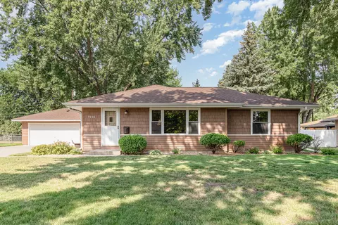 9006 15th Ave S, Bloomington, MN 55425