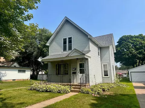 417 E Pine St, River Falls, WI 54022
