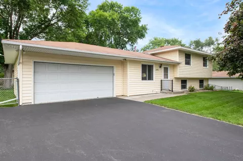 6475 164th St W, Rosemount, MN 55068