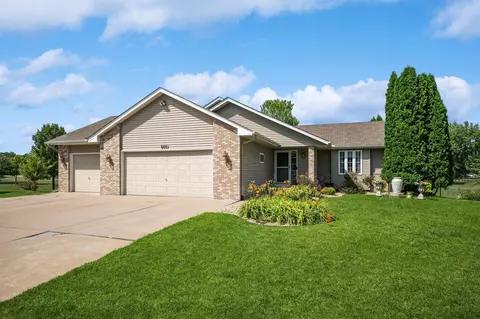 600 Jamie Cir SW, Saint Michael, MN 55376