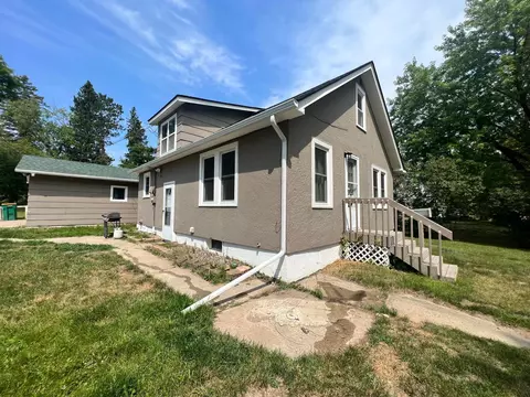 517 SE 2nd Ave, Grand Rapids, MN 55744