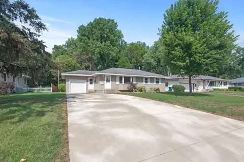 6119 Lee Ave N, Brooklyn Center, MN 55429
