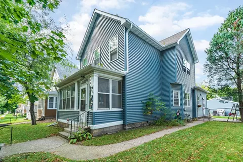 869 Geranium Ave E, Saint Paul, MN 55106