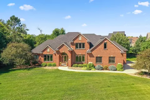 1202 Greystone Ln SW, Rochester, MN 55902