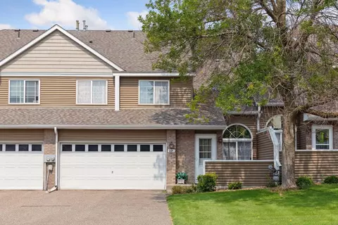 221 Primrose Ct, Vadnais Heights, MN 55127