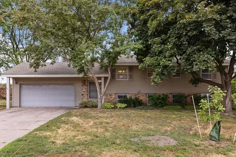 2137 Beam Ave, Maplewood, MN 55109