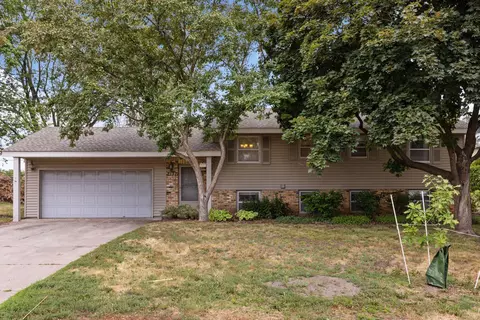 2137 Beam Ave, Maplewood, MN 55109