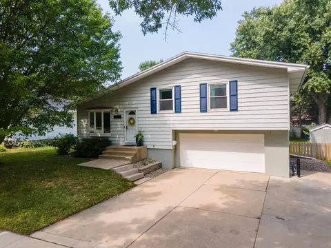 2313 Elton Hills Dr NW, Rochester, MN 55901