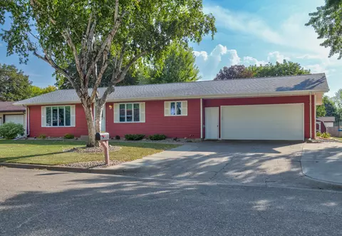 307 Carrow St, Marshall, MN 56258