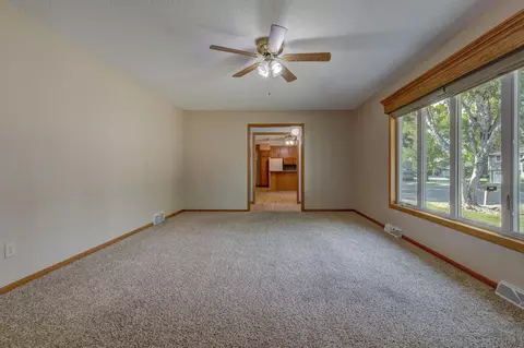 307 Carrow St, Marshall, MN 56258 photo 12