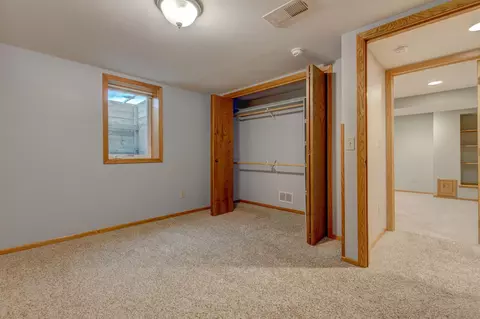 307 Carrow St, Marshall, MN 56258 photo 33