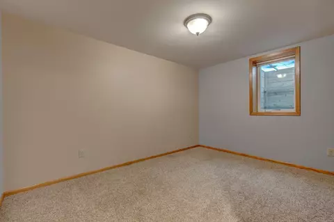 307 Carrow St, Marshall, MN 56258 photo 32