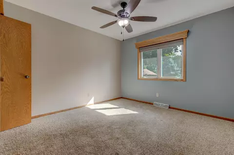 307 Carrow St, Marshall, MN 56258 photo 26