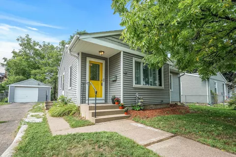 915 Charlton St, West Saint Paul, MN 55118
