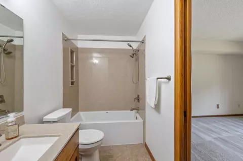 3901 Danbury Trl, Eagan, MN 55123 photo 17