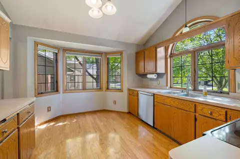 3901 Danbury Trl, Eagan, MN 55123 photo 12