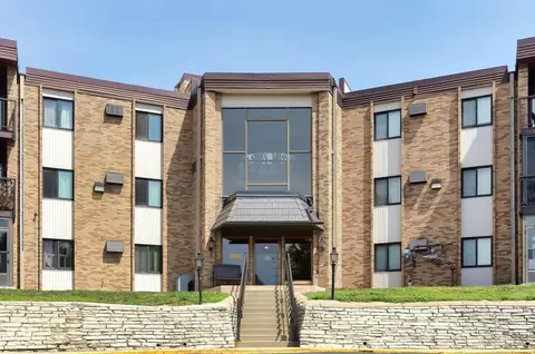 2690 Oxford St N #252, Roseville, MN 55113