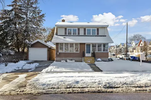 597 Lexington Pkwy N, Saint Paul, MN 55104