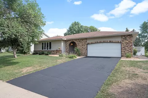 5034 144th St W, Apple Valley, MN 55124