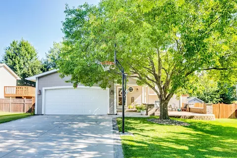9038 Upper 81st St S, Cottage Grove, MN 55016