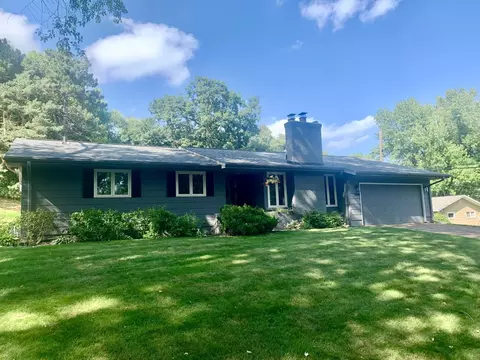 1438 Texas Cir S, Saint Louis Park, MN 55426