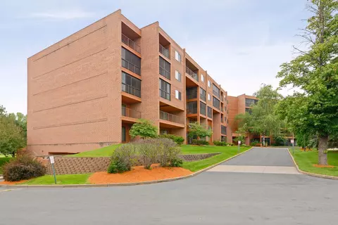 3320 Louisiana Ave S #213, Saint Louis Park, MN 55426