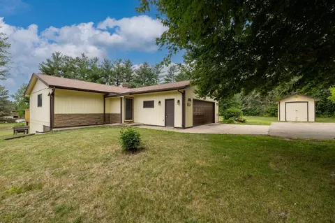 10661 First Timberlane Dr, Northfield, MN 55057