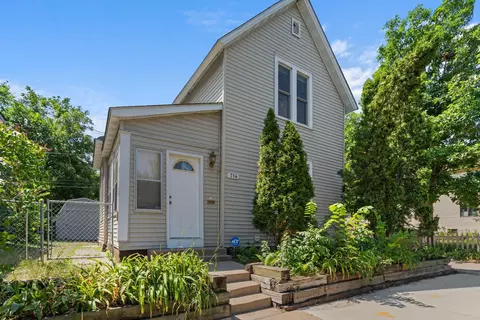 714 19th Ave NE, Minneapolis, MN 55418