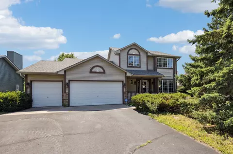 7873 Highpointe Rd, Woodbury, MN 55125